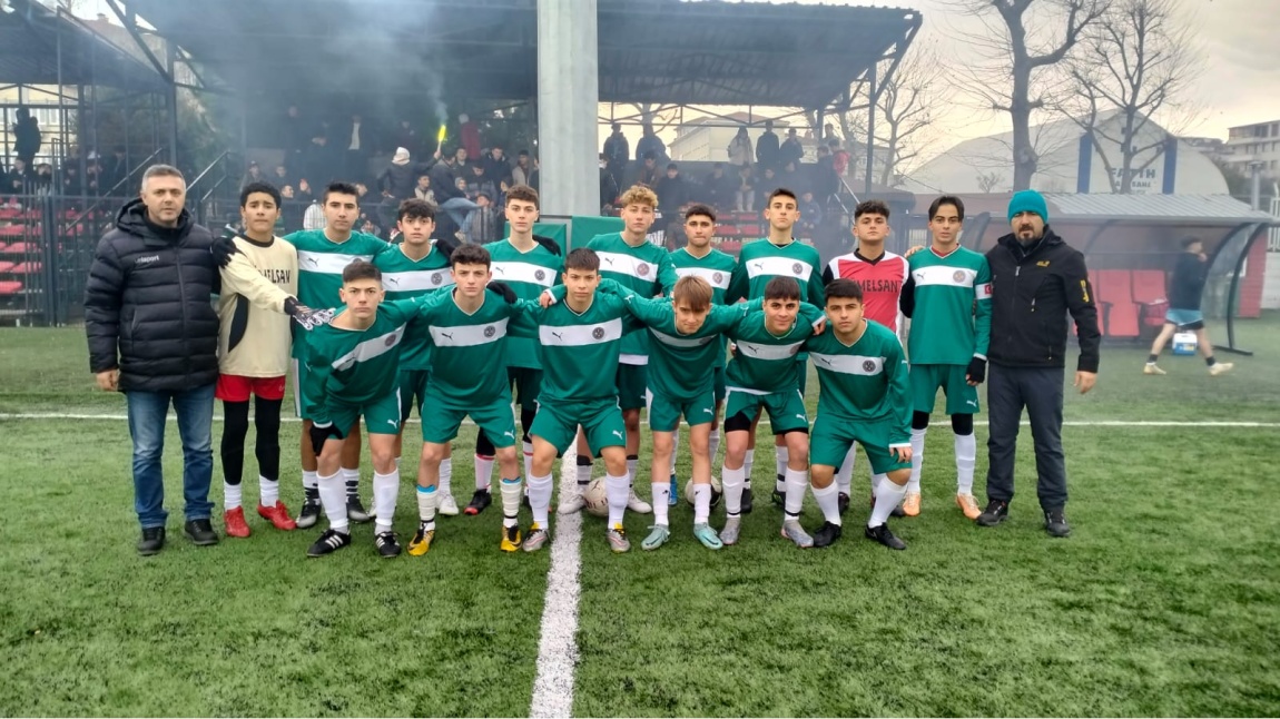 Liseler Arası Futbol Turnuvası Yalova 2. si Olan Takımımız